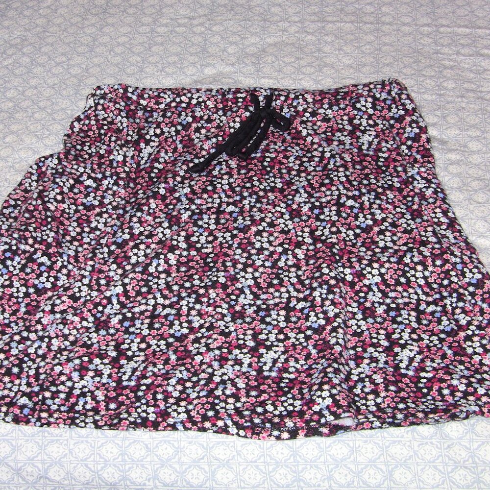 Margaret M Lined Flowered Skirt - size M